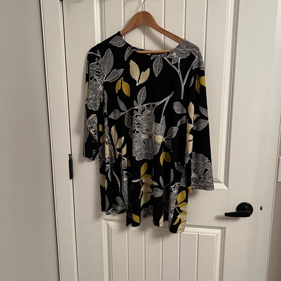 Brand new never been worn tunic - Picture 2 of 4